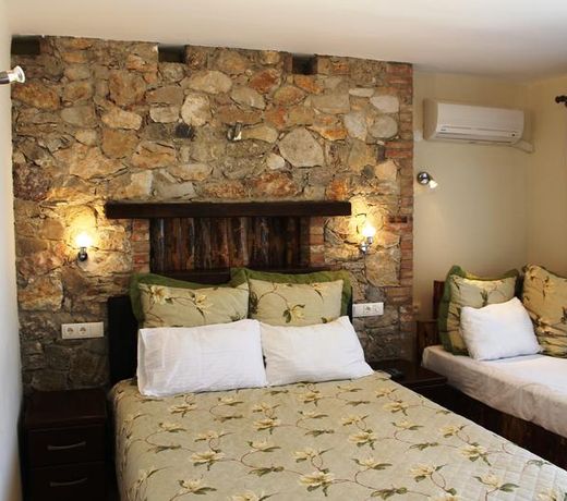 Lale Pension