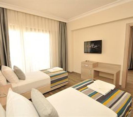 Lalila Blue Suites