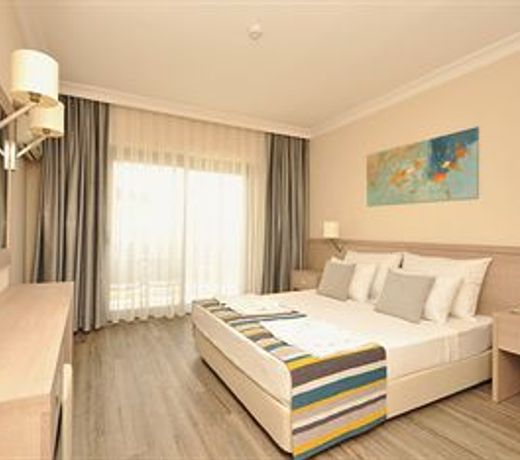 Lalila Blue Suites
