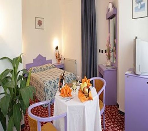 Altinoz Hotel