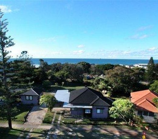 Shirley Street Beach Houses