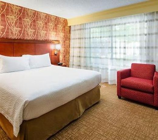 Courtyard by Marriott Bakersfield