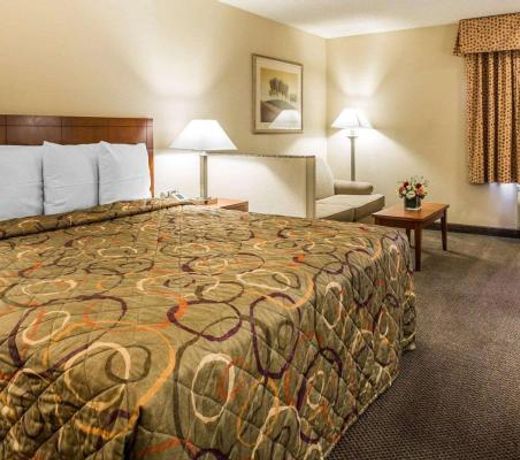 Rodeway Inn and Suites Bakersfield