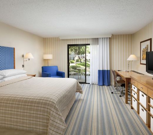 Four Points by Sheraton Bakersfield