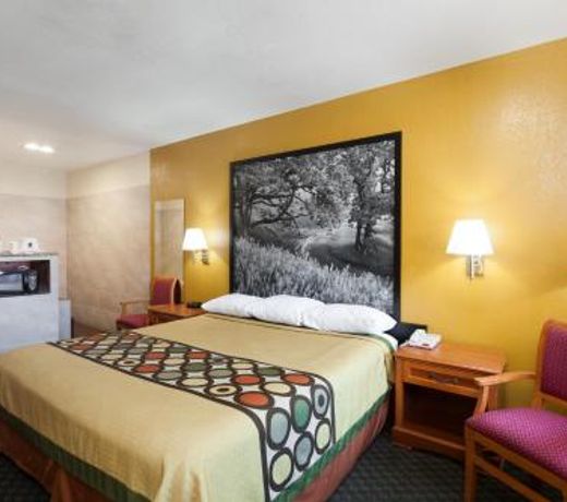Super 8 by Wyndham Bakersfield South CA