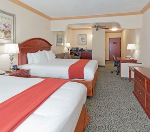 Holiday Inn Express Hotel & Suites Bakersfield Central