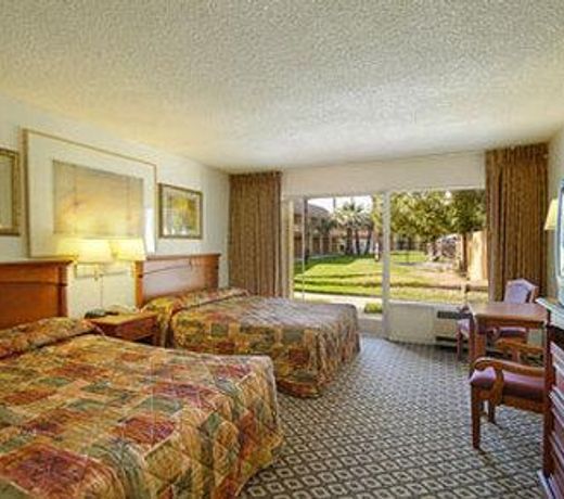 Days Inn by Wyndham Bakersfield