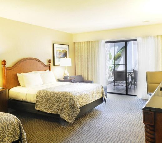 Hilton Santa Barbara Beachfront Resort