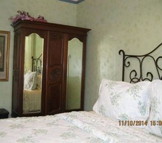 A White Jasmine Inn