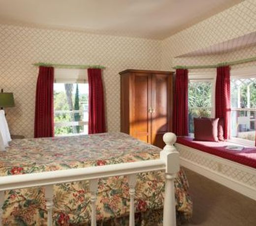 Cheshire Cat Inn & Cottages