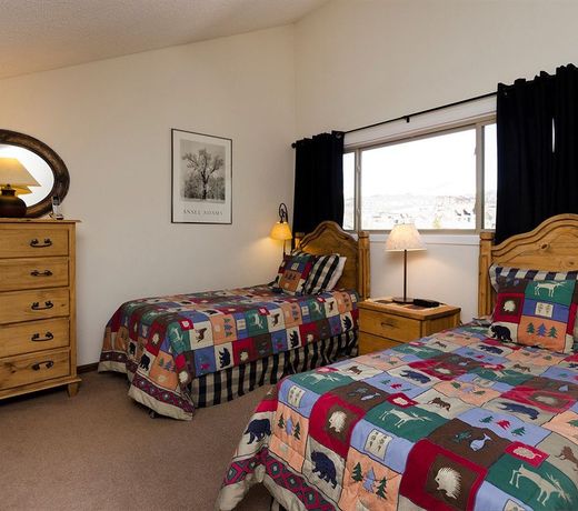 Shadow Run Condominiums by Mountain Resorts