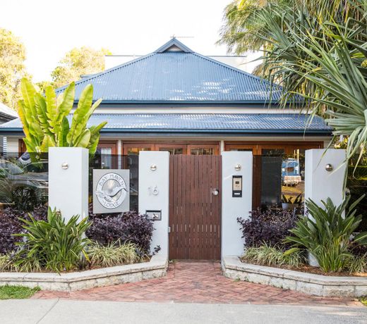 Bayhaven Lodge