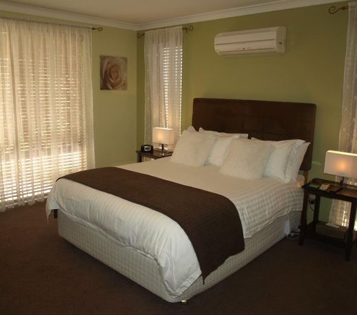 Baudins of Busselton Bed and Breakfast - Adults only