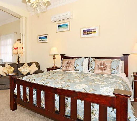 Sojourn On Gale Bed & Breakfast