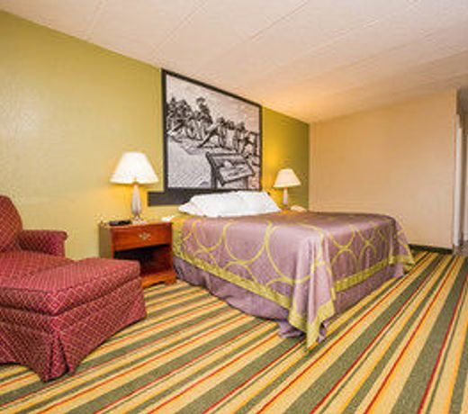 Super 8 by Wyndham Frederick