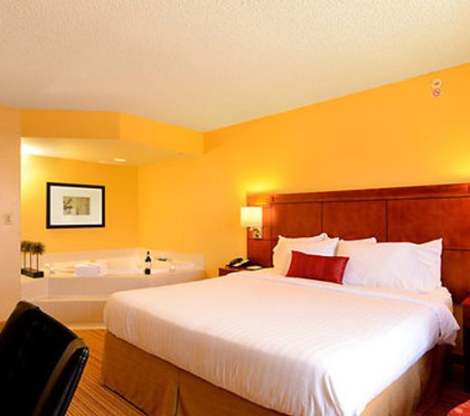Courtyard by Marriott Frederick