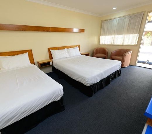 Smart Motels Bert Hinkler