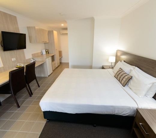 Smart Motels Bert Hinkler