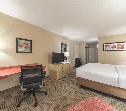 La Quinta by Wyndham Fairfield NJ