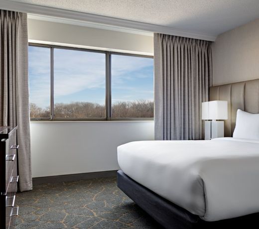 Doubletree By Hilton Fairfield Hotel & Suites