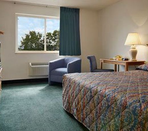 Super 8 by Wyndham Newburgh/West Point Stewart Intl Airport
