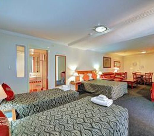 Burnett Riverside Hotel
