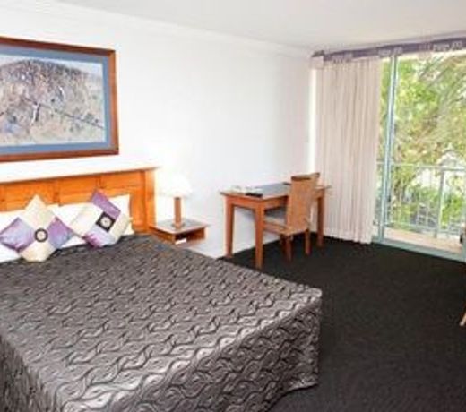 Burnett Riverside Hotel