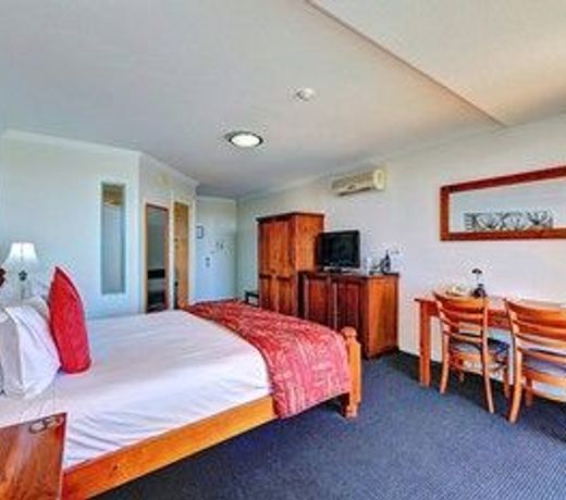 Burnett Riverside Hotel