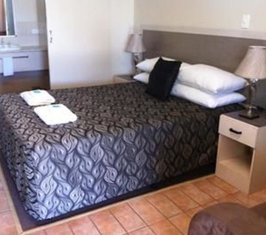 Golden Palms Motor Inn