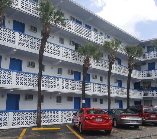 Polynesian Oceanfront Motel