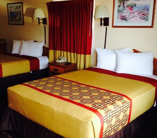 Happy Holiday Motel