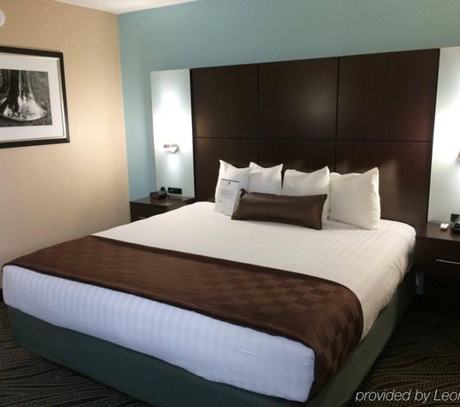 Best Western Plus Galleria Inn & Suites