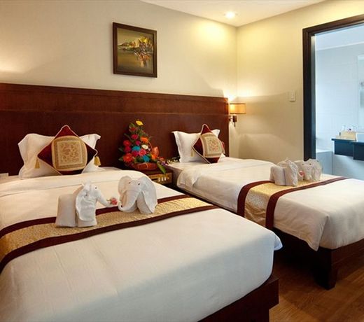 Gold Hotel