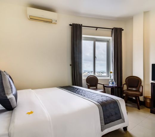 Baly Hotel