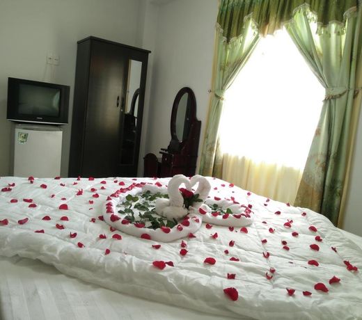 Valentine Hotel