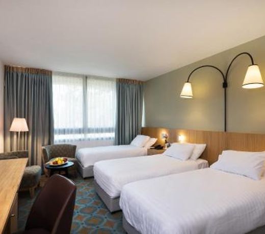 Seven Arches Hotel