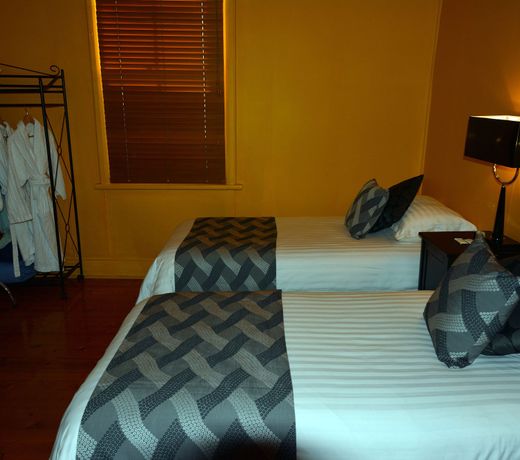 Emaroo Cottages Broken Hill