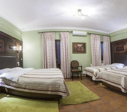 Dellas Boutique Hotel