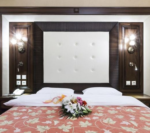 Dellas Boutique Hotel