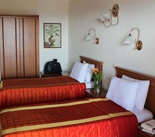 Famissi Eden Hotel