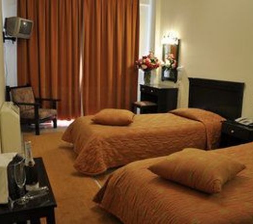 Famissi Eden Hotel