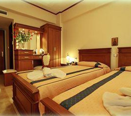 Famissi Hotel