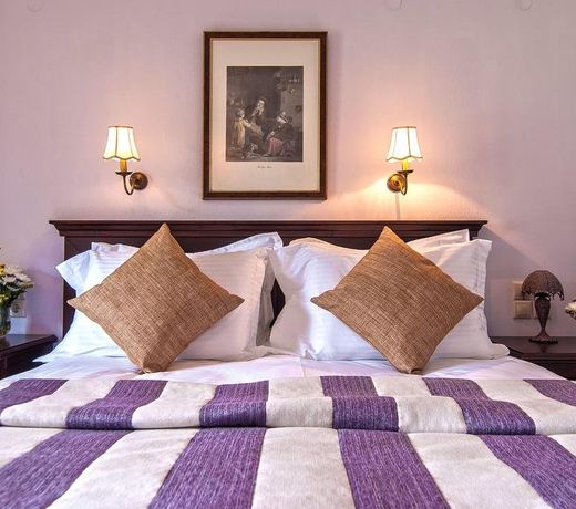 Hotel Doupiani House