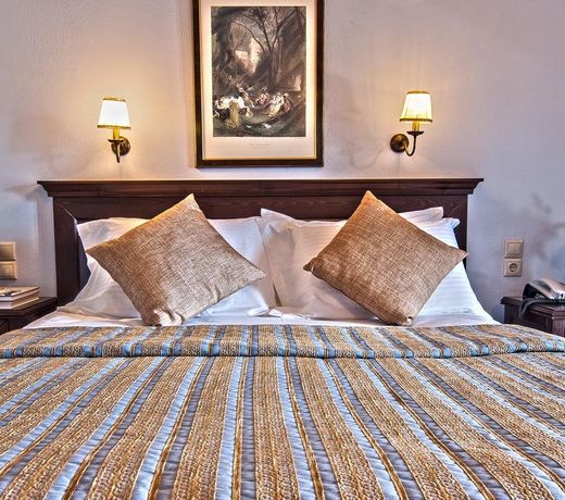 Hotel Doupiani House