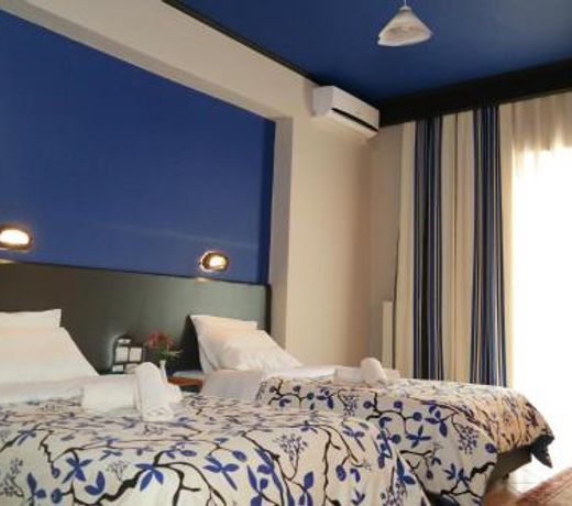 Alexiou Hotel