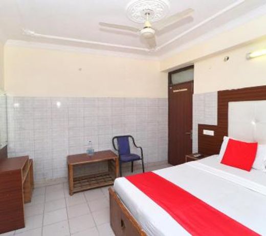 OYO 38170 Hotel Grand Plaza