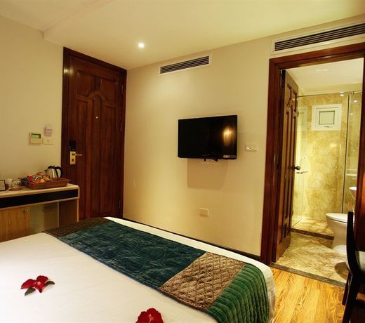 Essence Palace Hotel