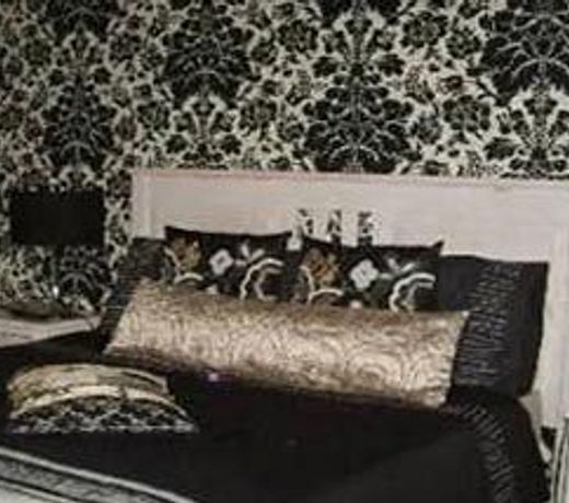 At Eezzze Riversway Self Catering