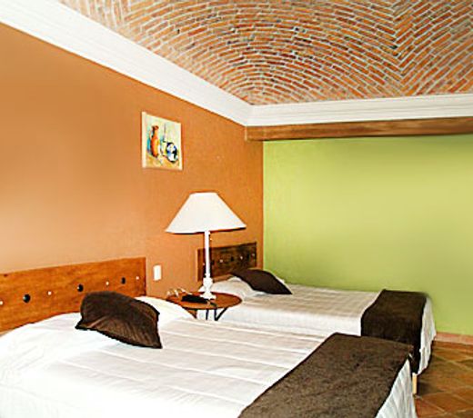 Hotel Ana Catalina and Suites
