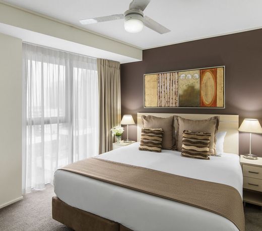 Oaks Brisbane on Felix Suites